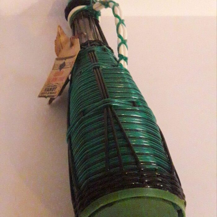 Bouteille en scoubidou des années 60′