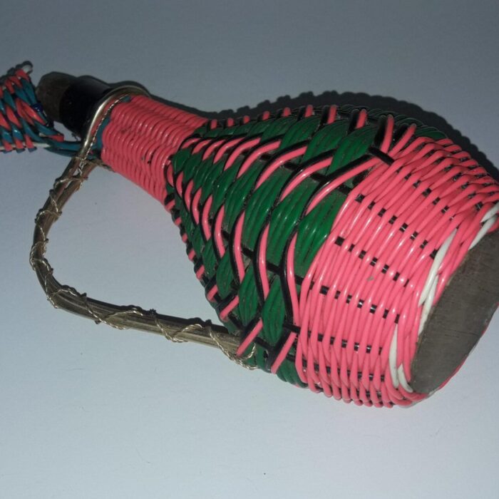 Bouteille en scoubidou années 60′