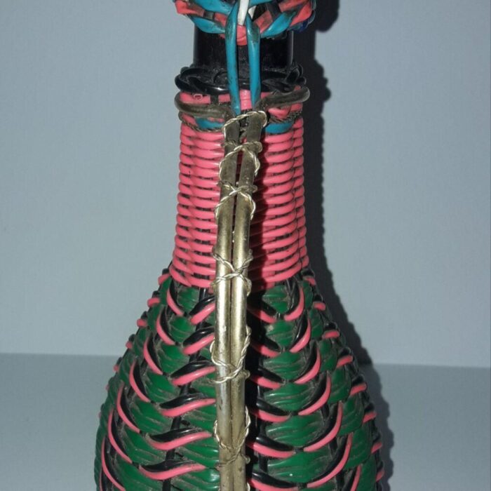 Bouteille en scoubidou années 60′