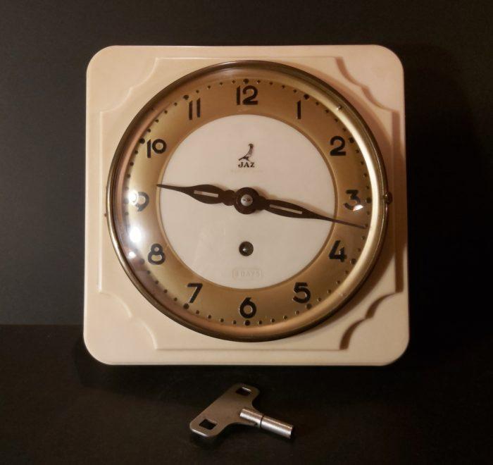 Pendule Jaz en bakélite des années 50' - 60'