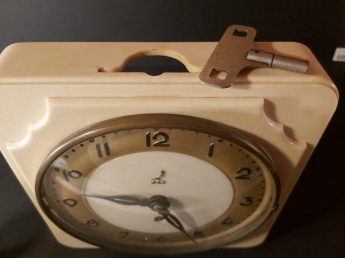 Pendule Jaz en bakélite des années 50' - 60' – Image 8