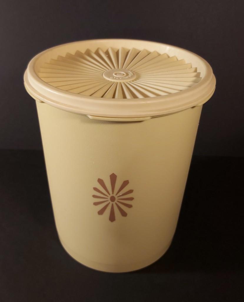 TUPPERWARE VINTAGE BOÎTES Soleil Orange EUR 15,00 - FR