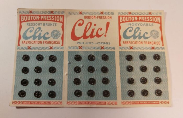 Anciennes plaques de boutons – Image 8