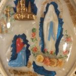 Cadre souvenir de Lourdes en verre bombé