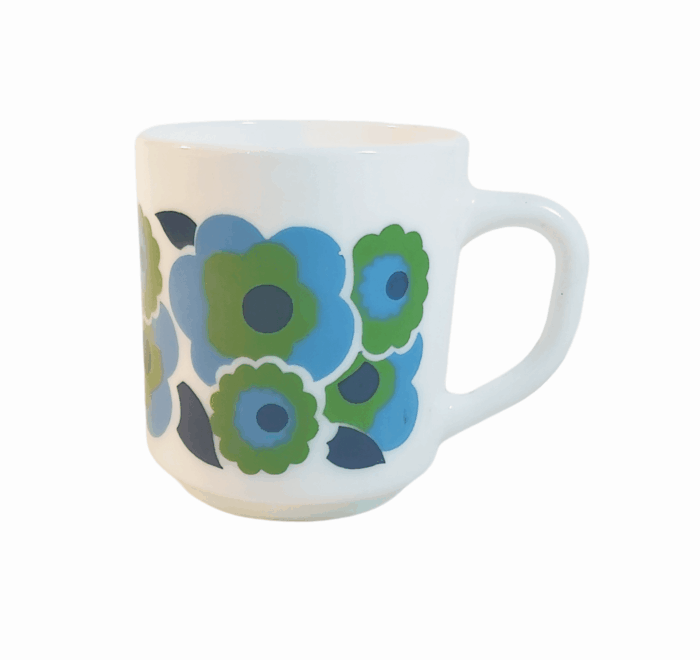 Article vintage : mug arcopal des années 70', modèle Lotus. Couleurs vert et bleu.