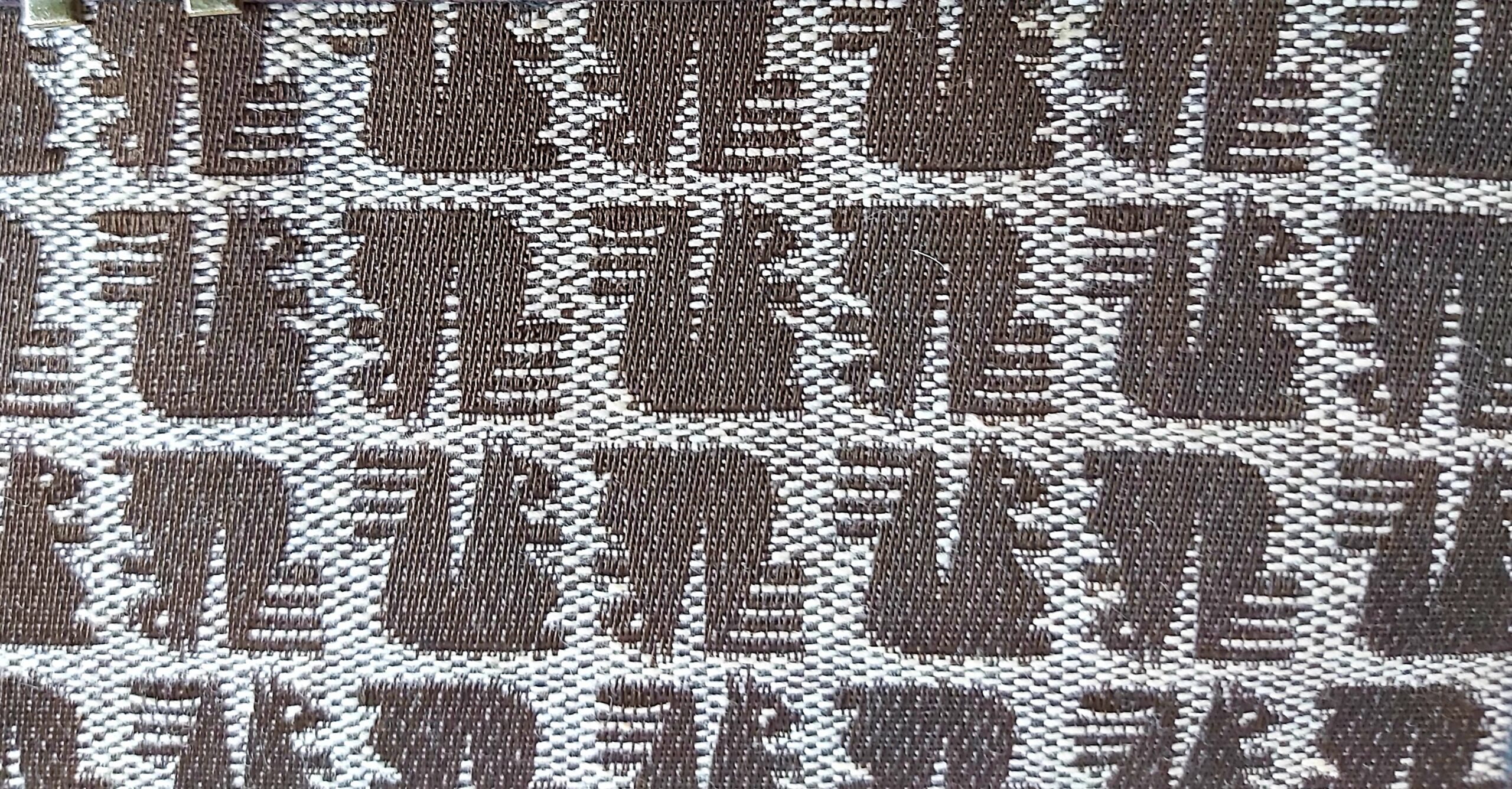 Caisse d'Épargne - Ancienne Pochette Publicitaire Vintage Tissu Brodé Écureuil – Image 2